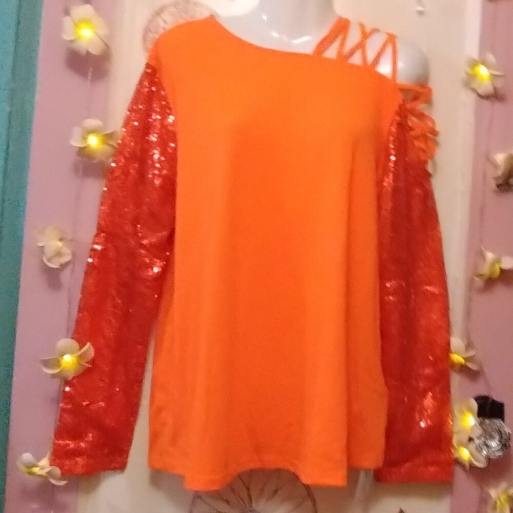 New Fashion (L) Strappy Accent Sequined Long Sleeve Blouse